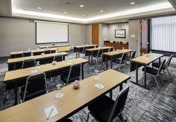 Courtyard By Marriott Boston Brookline