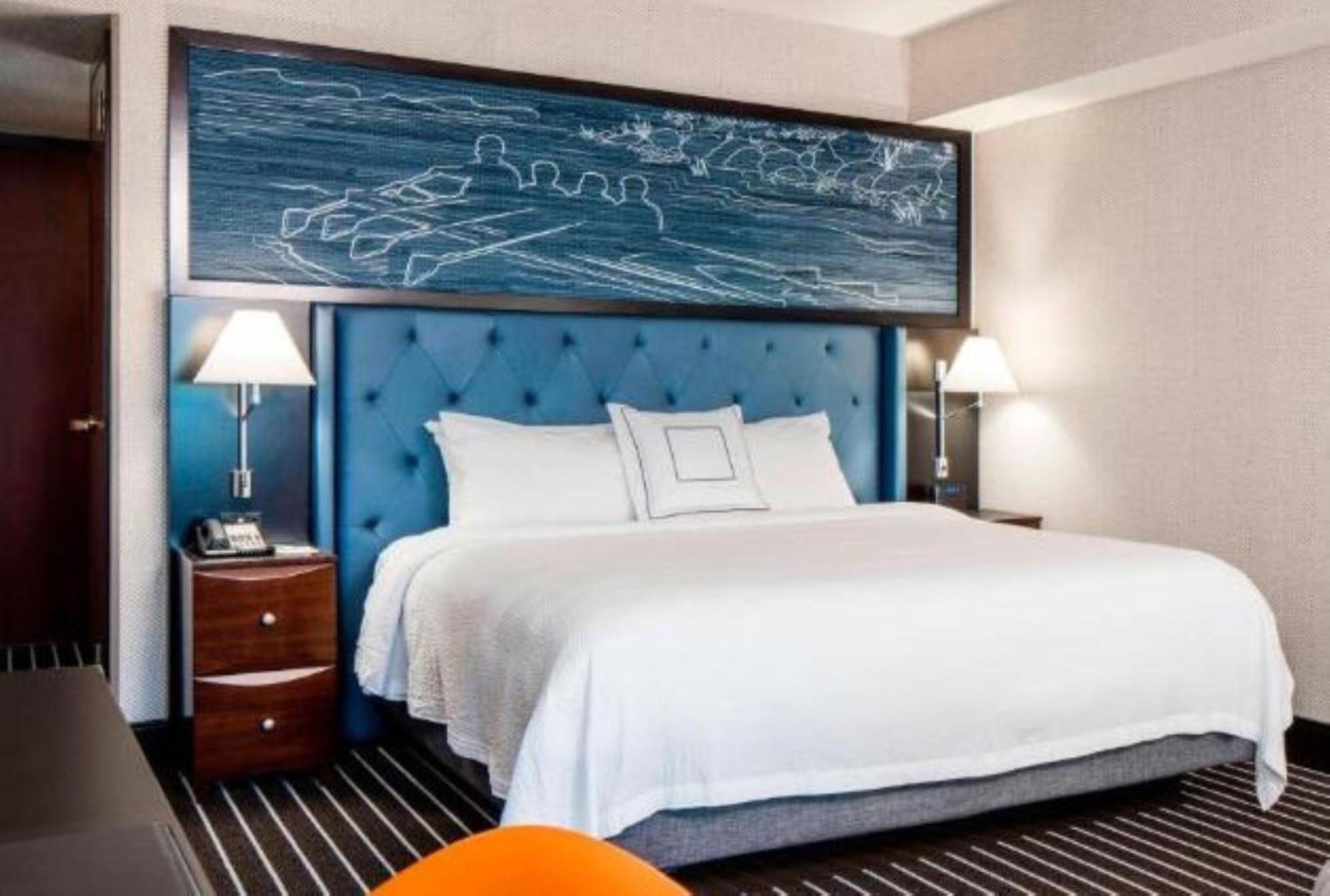 Courtyard By Marriott Boston Hotel