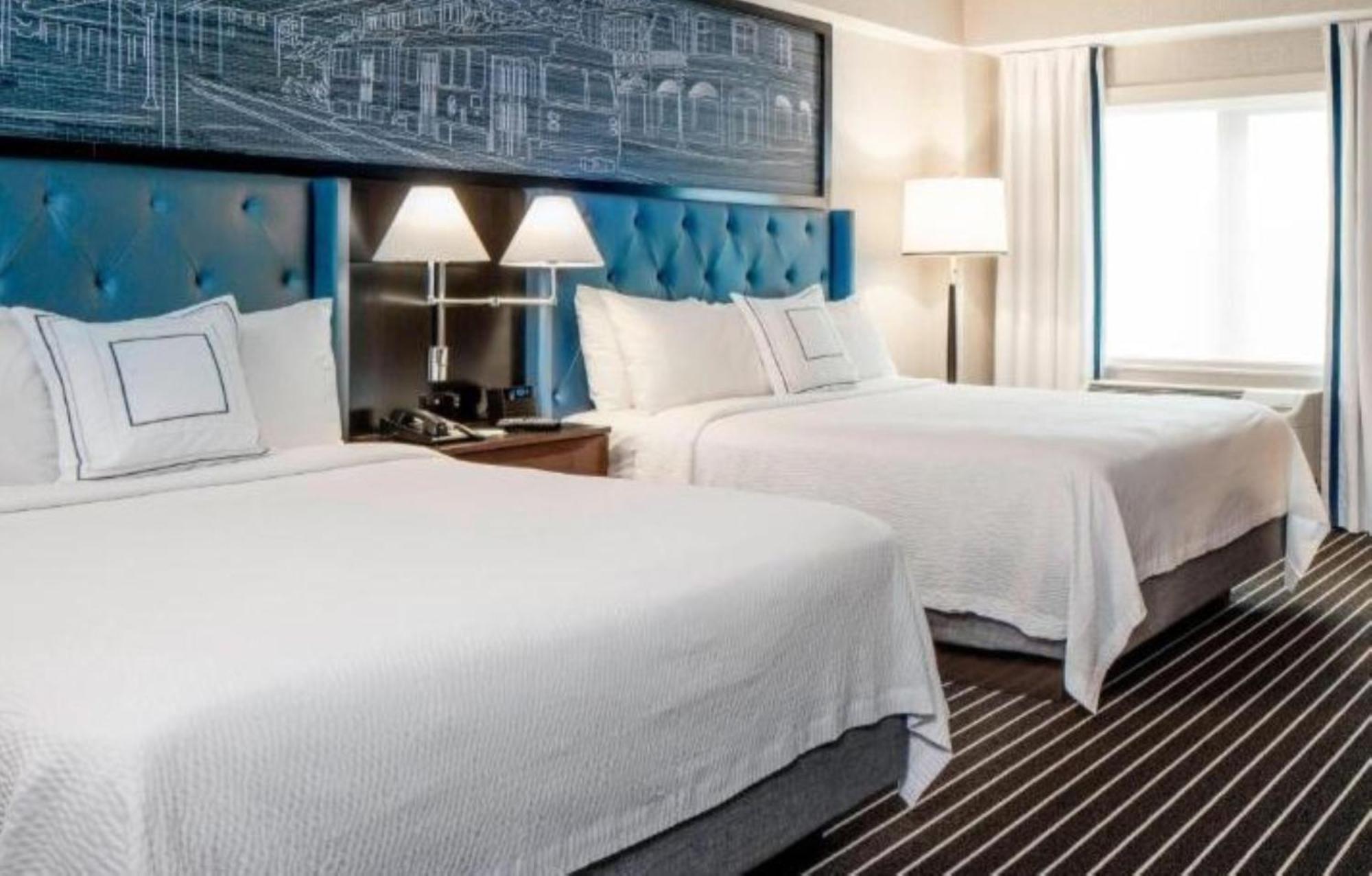 Courtyard By Marriott Boston Hotel Brookline