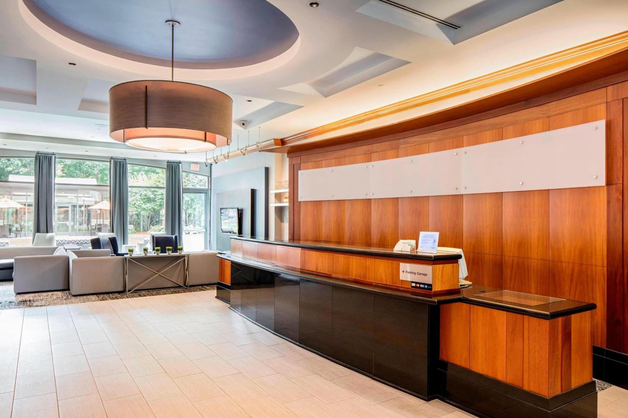 Courtyard By Marriott Boston Brookline